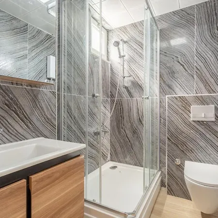The Classe Collection 12 Apartment